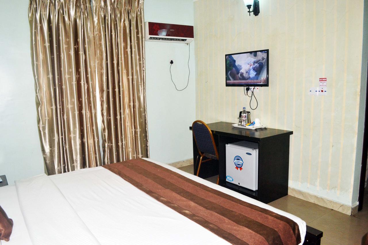 Grand Capital Hotel Akure Exteriér fotografie